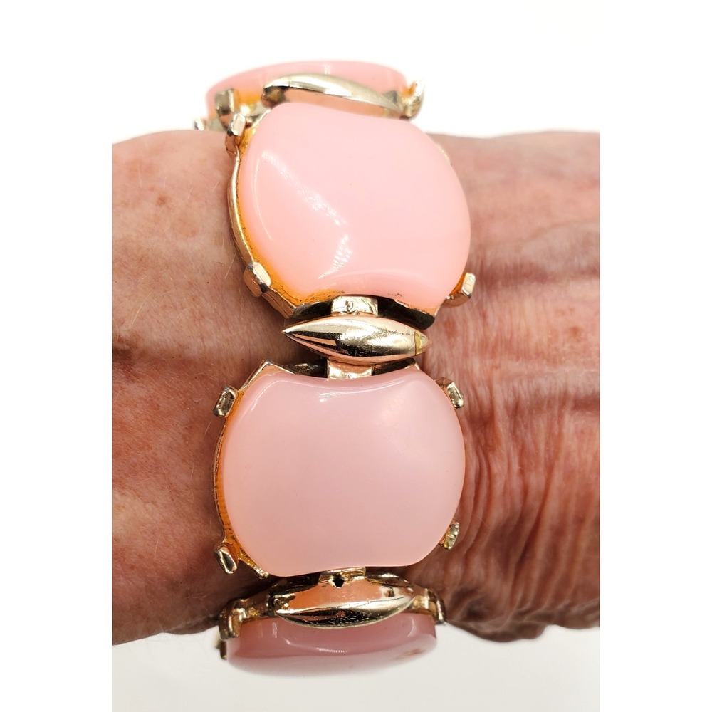 Vintage Pink Thermoset Bracelet Clip On Earrings Set Gold Tone